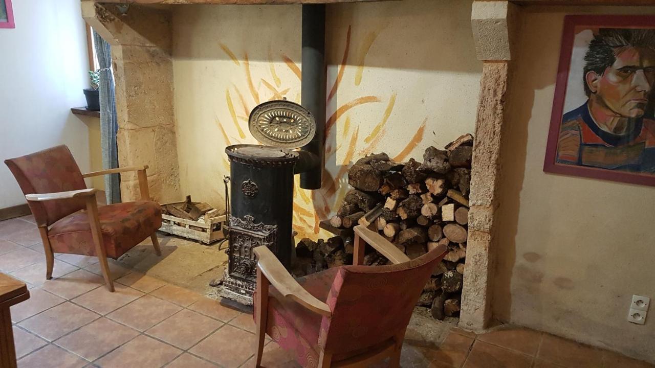 maison isolée dans les vignes et les bois Valady Exterior foto